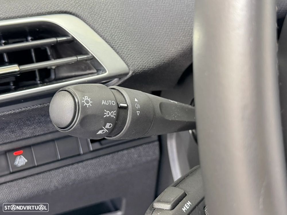 Peugeot 3008 1.5 BlueHDi Active Pack - 23