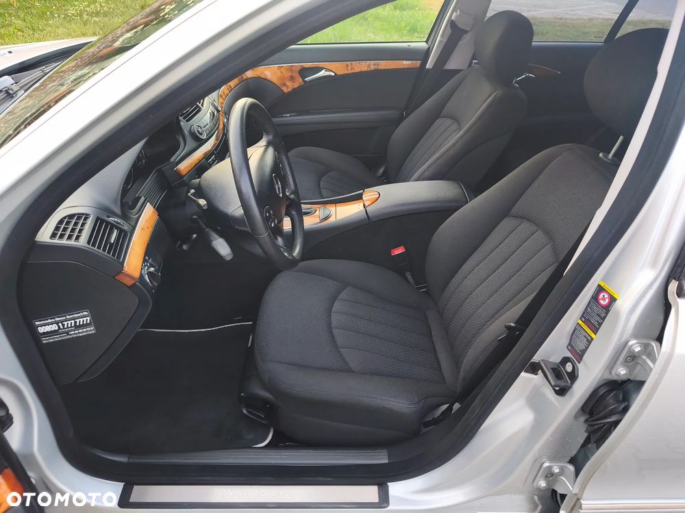 Mercedes-Benz Klasa E 230 7G-TRONIC Elegance - 13