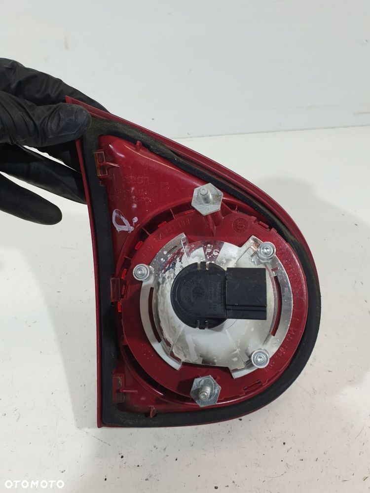 lampa prawy tył vw golf v w klapę 1k6945094e - 9