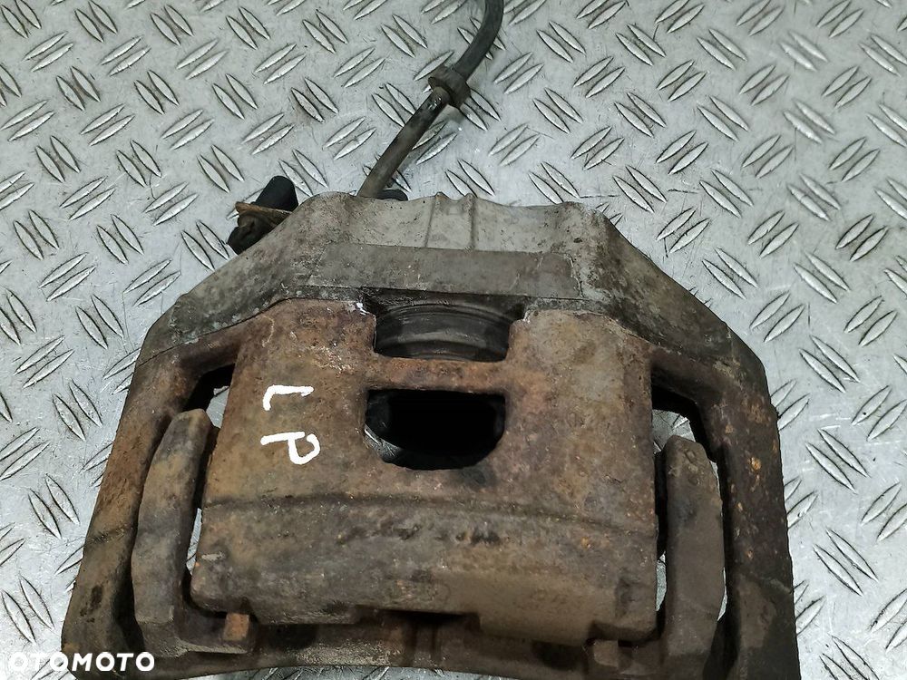 ZACISK HAMULCOWY LEWY PRZÓD AUDI A6 C6 3.2 V6 FSI - 5