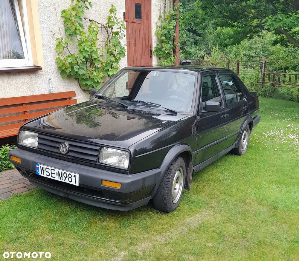 Volkswagen Jetta - 1