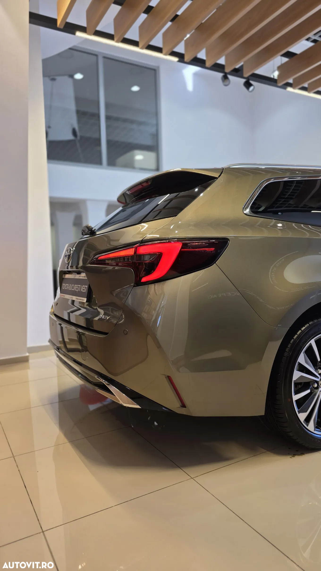 Toyota Corolla 1.8 HSD Dynamic - 7