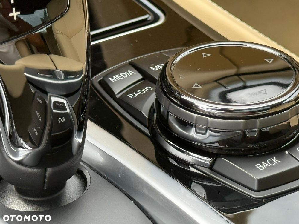 BMW Seria 7 730d xDrive Edition Exclusive - 4