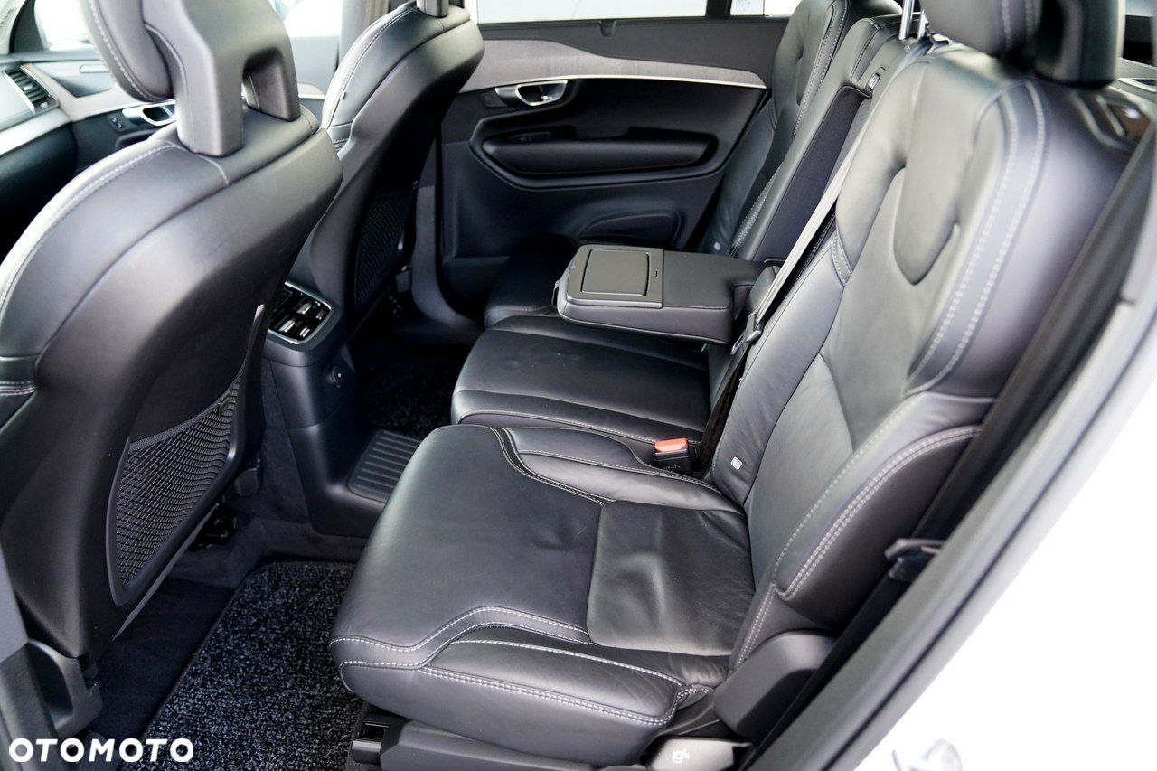Volvo XC 90 - 31