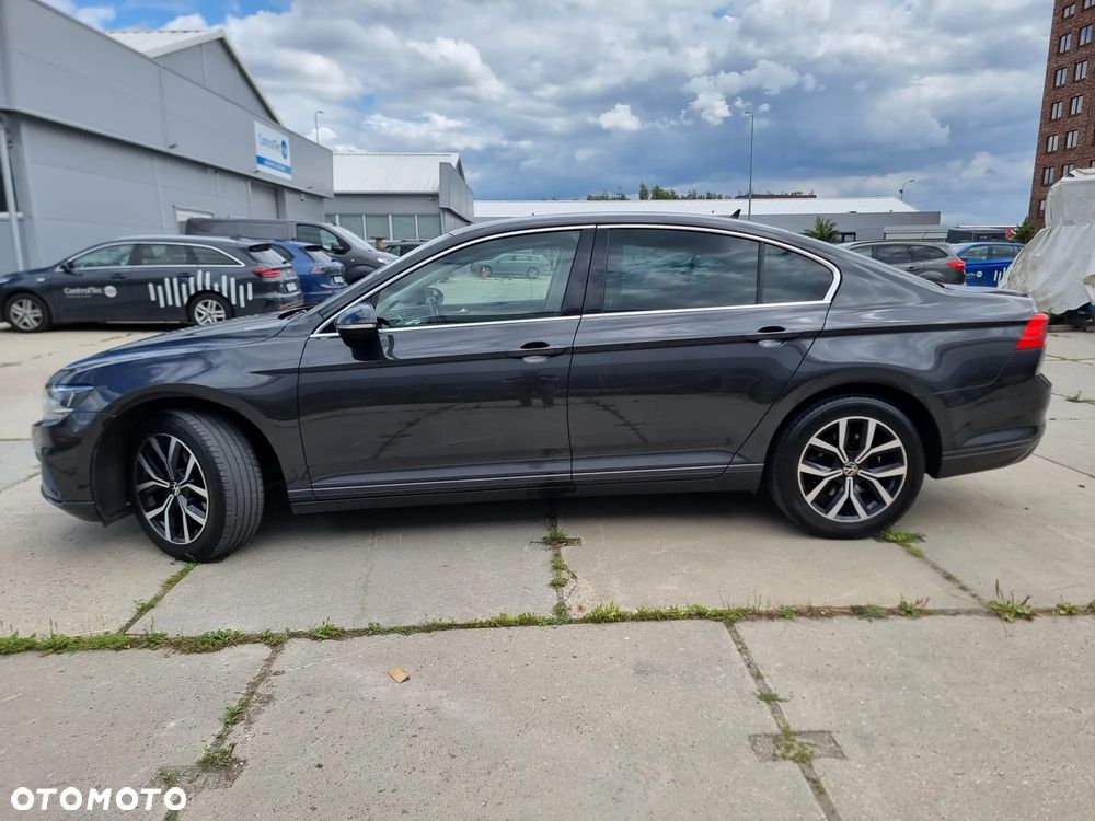 Volkswagen Passat - 8