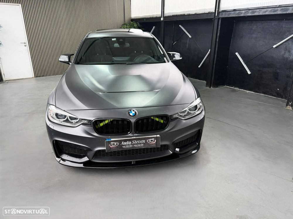 BMW 320 d xDrive Sport Line - 2