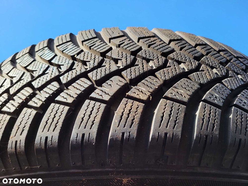Komplet Falken Eurowinter HS01 SUV 215/65r17 99H - 2