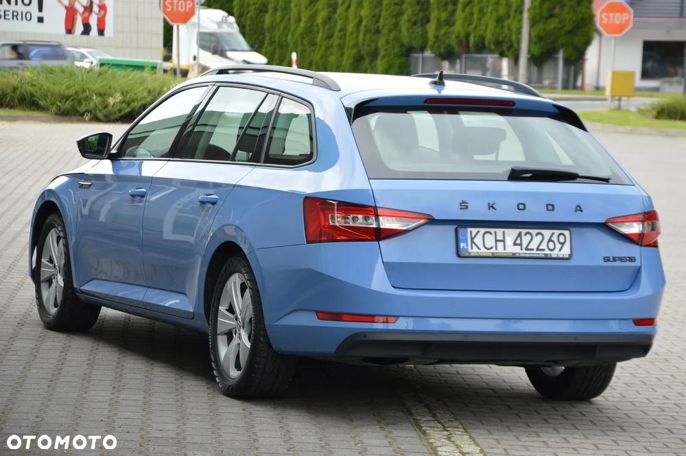 Skoda Superb 2.0 TDI SCR Style DSG - 4