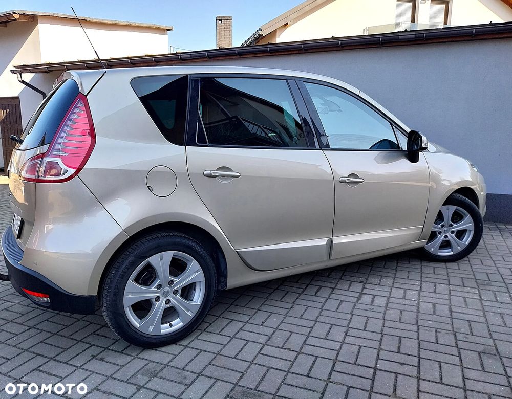 Renault Scenic 1.6 16V Confort Privilege - 4