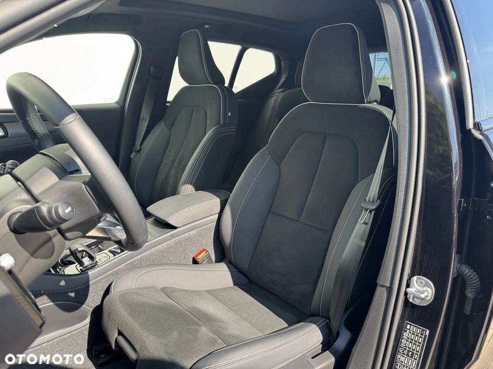 Volvo XC 40 B4 AWD Ultimate Dark - 11