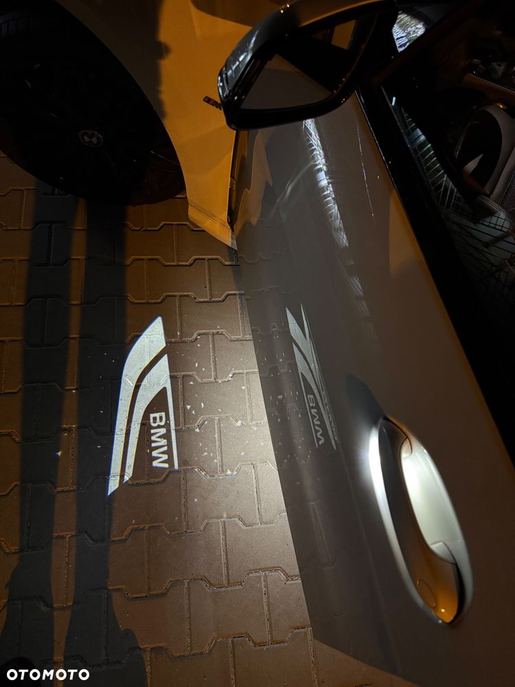 BMW Seria 2 218d - 32