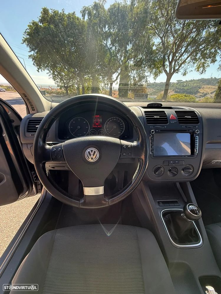 VW Golf 1.9 TDi BlueM. Confortline - 6