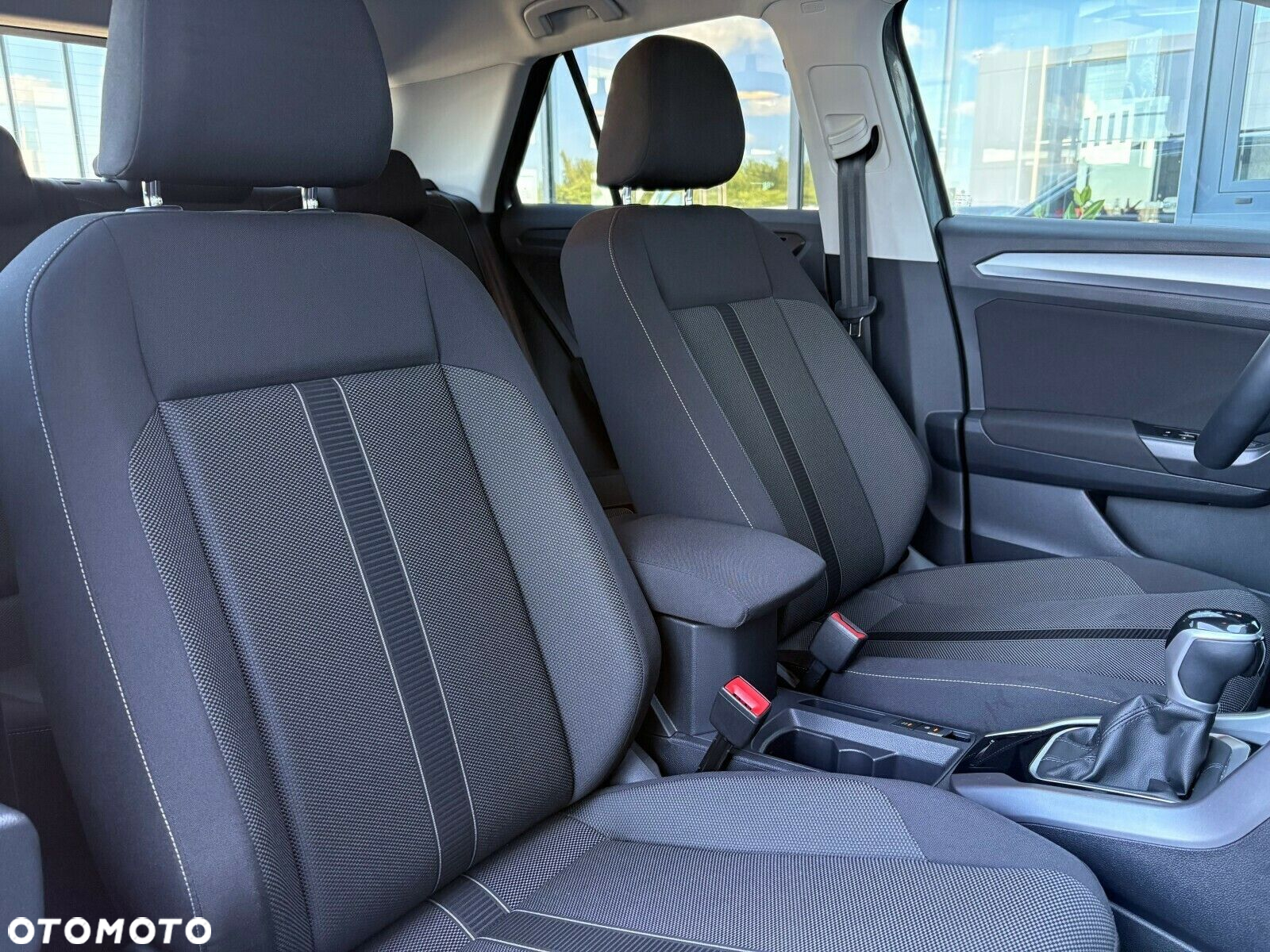 Volkswagen T-Roc - 16