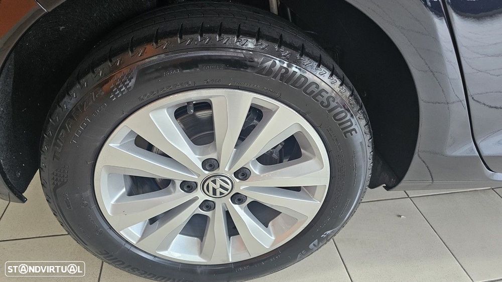 VW Golf 1.6 TDI Confortline - 28