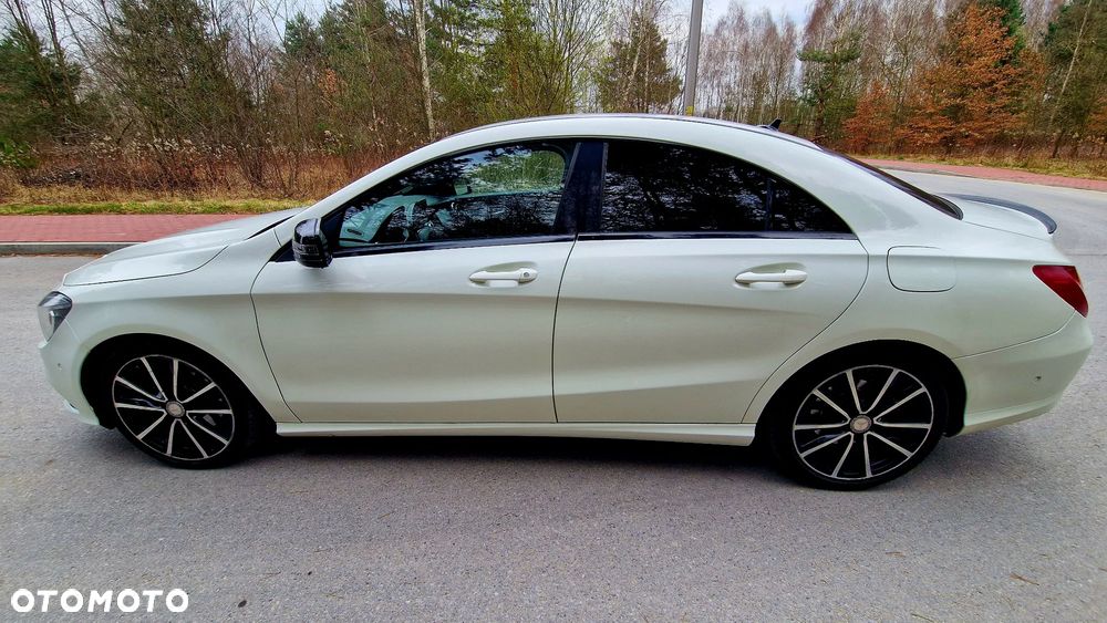 Mercedes-Benz CLA 200 Urban - 8