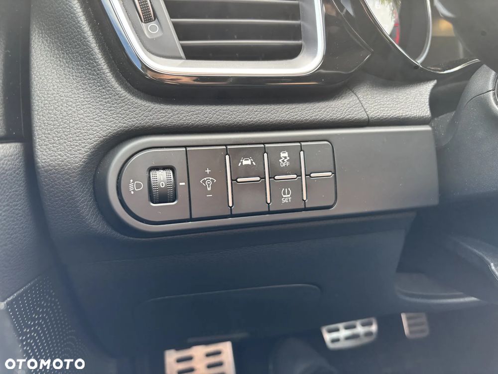 Kia Ceed 1.5 T-GDI L Business Line DCT - 17
