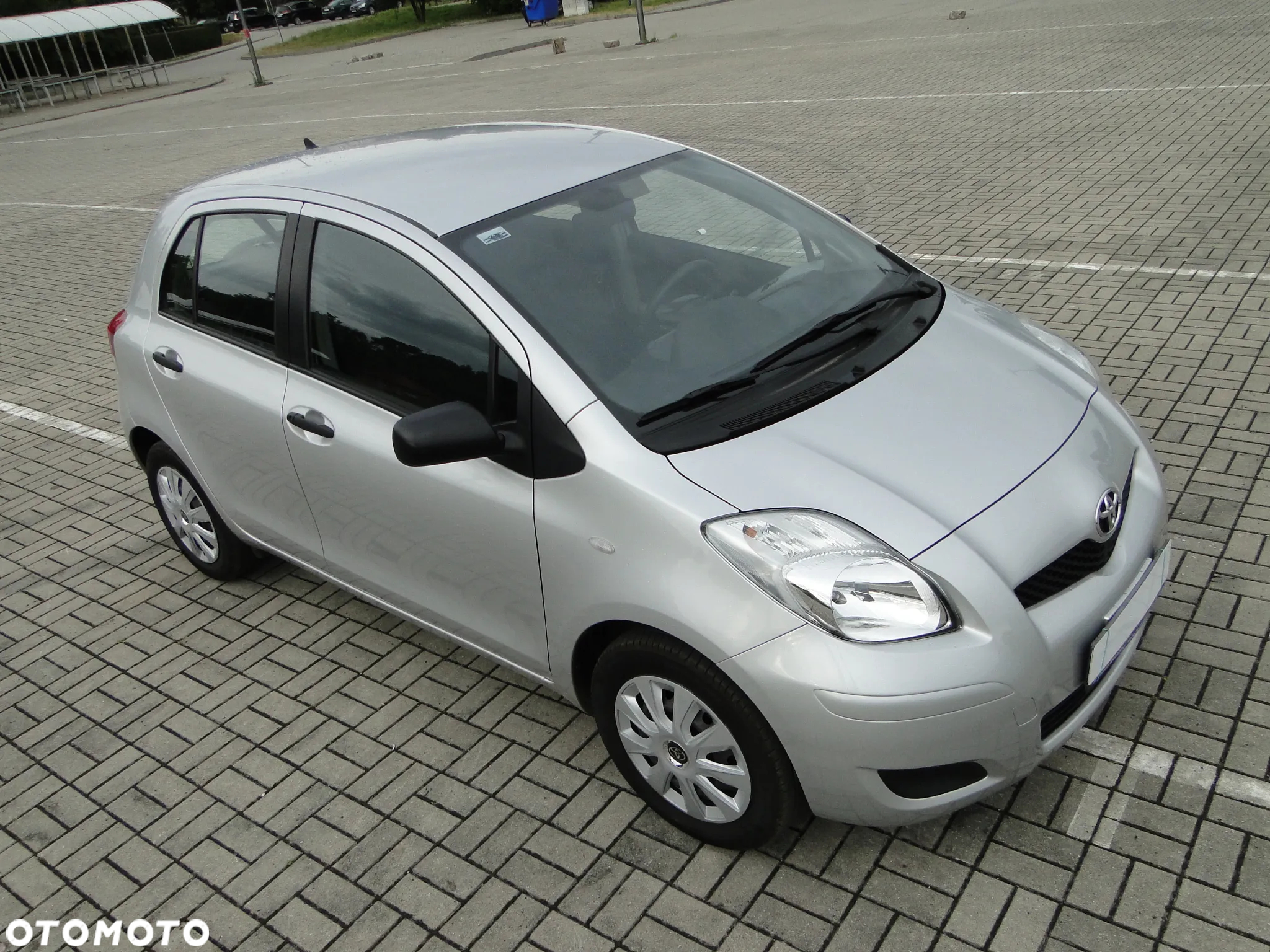 Toyota Yaris - 10