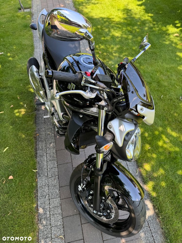 Suzuki Gladius - 13