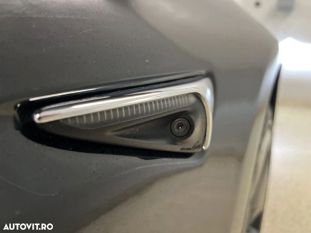 Tesla Model 3 - 31