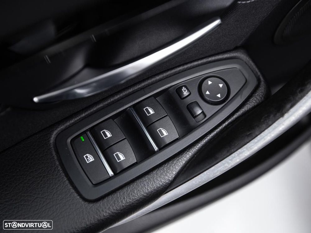 BMW 330 e iPerformance - 15