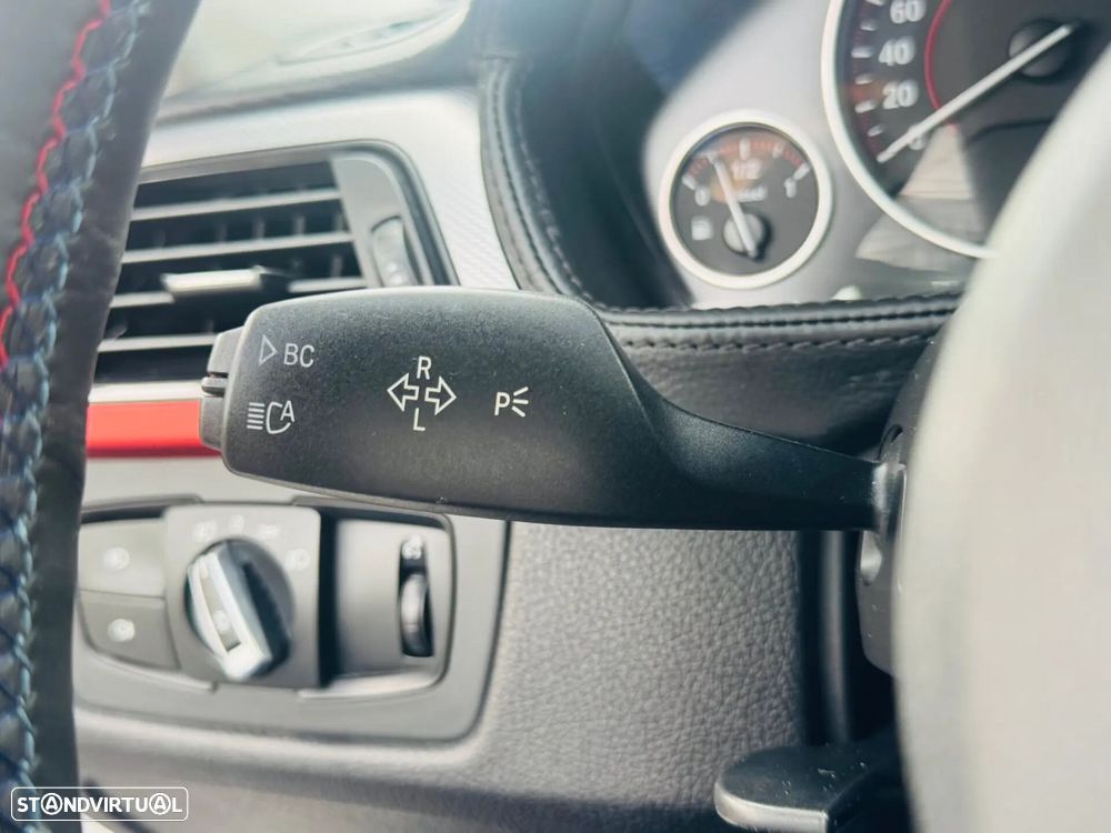 BMW 320 d Pack M - 26