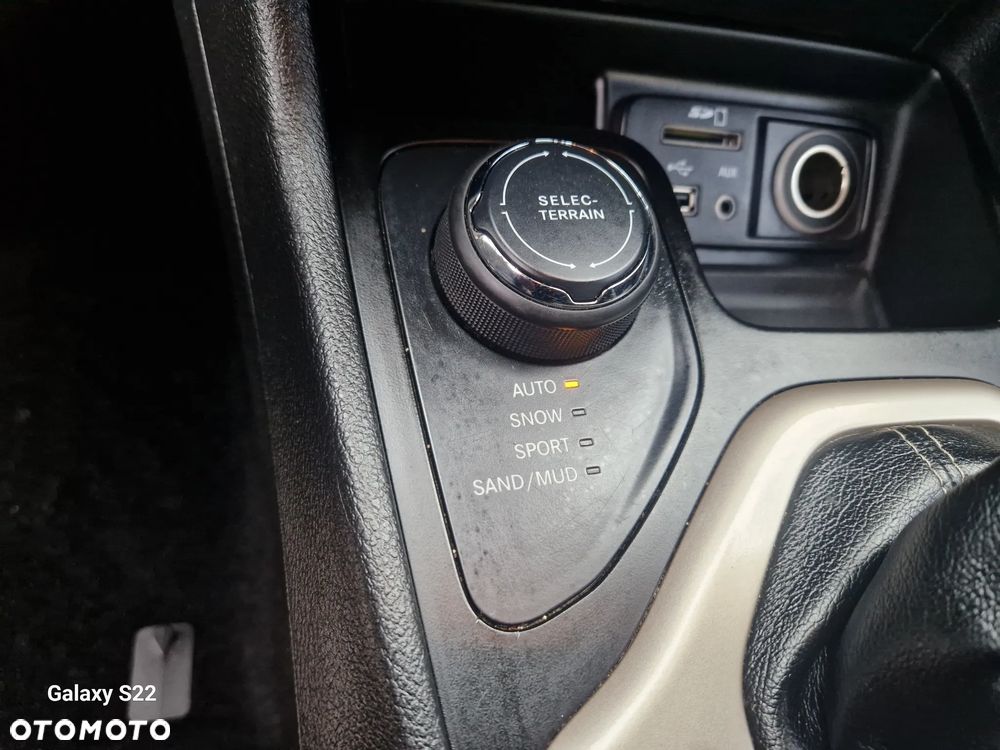Jeep Cherokee - 22