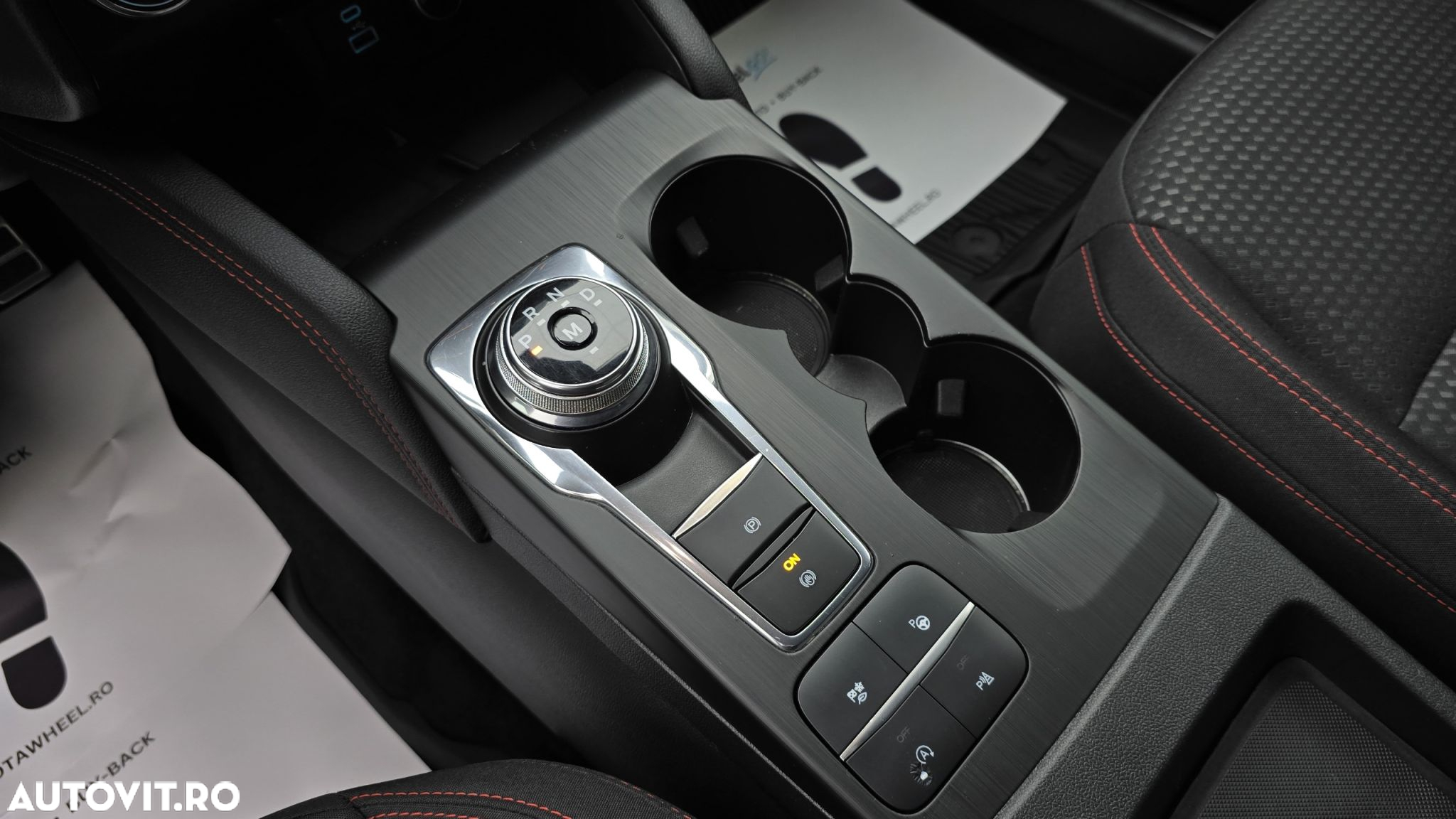 Ford Kuga - 17