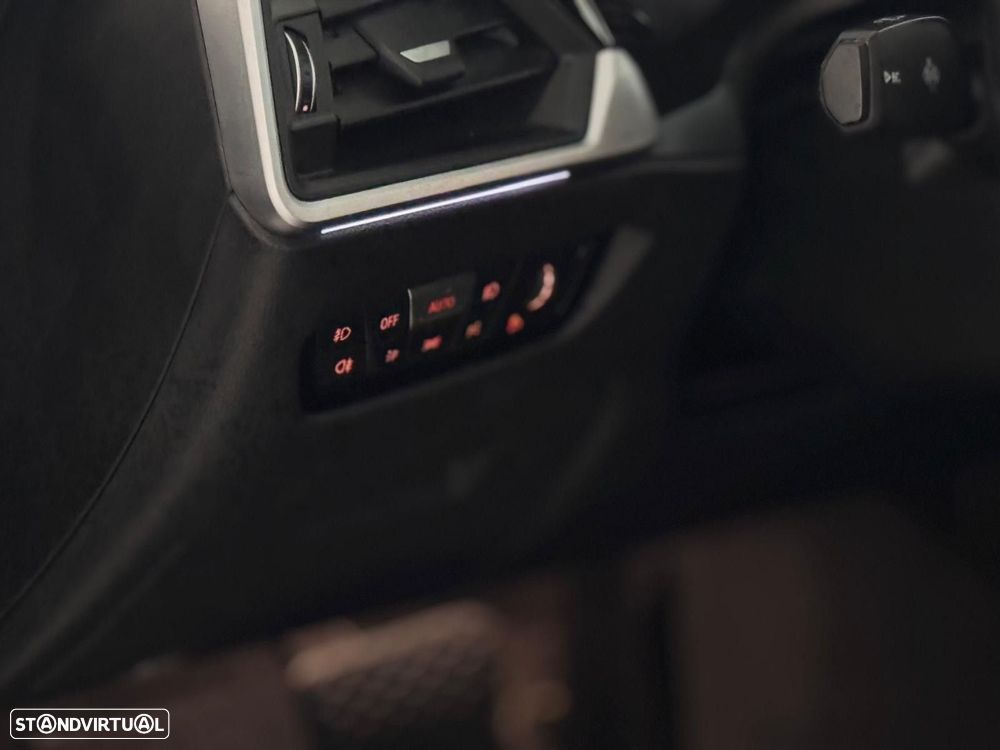 BMW 318 d Touring Line Sport Auto - 30