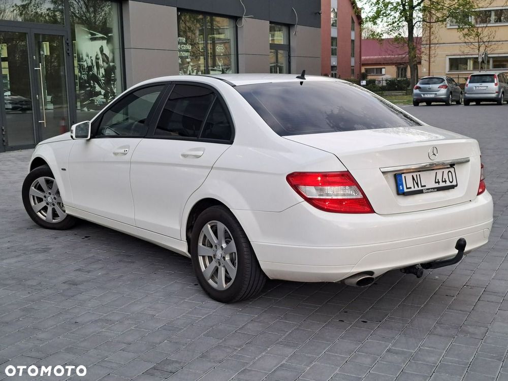 Mercedes-Benz Klasa C 180 BlueEFFICIENCY 7G-TRONIC - 10
