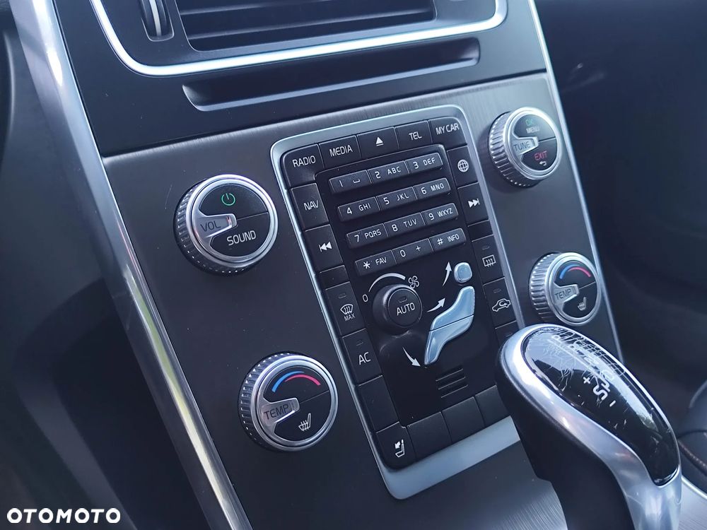 Volvo V60 Cross Country T5 AWD Momentum - 25
