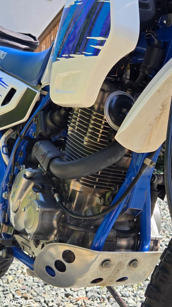 Suzuki DR - 6
