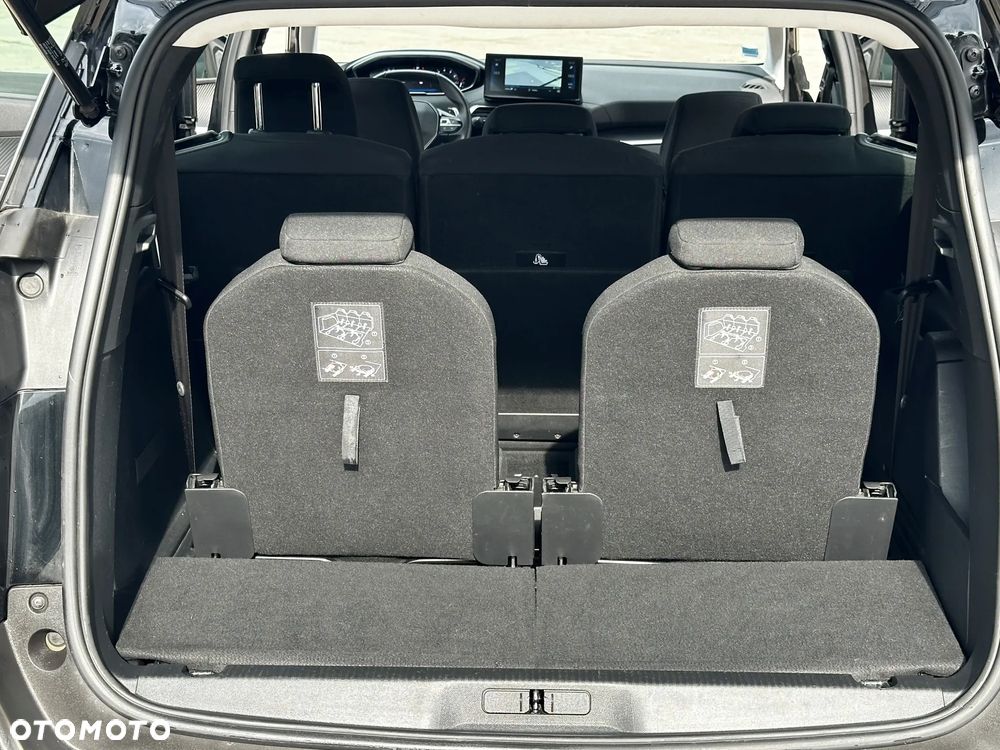 Peugeot 5008 1.2 PureTech Active S&S EAT6 - 33