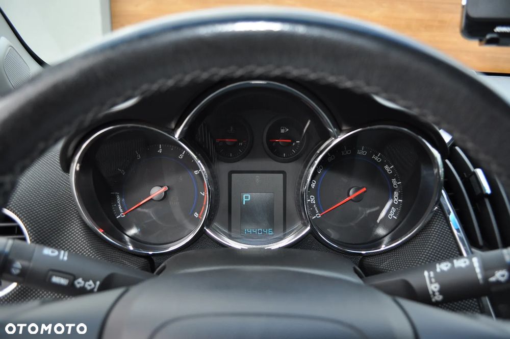 Chevrolet Cruze - 16
