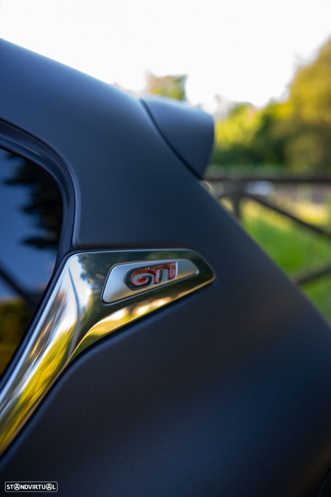 Peugeot 208 THP STOP & START GTi - 2
