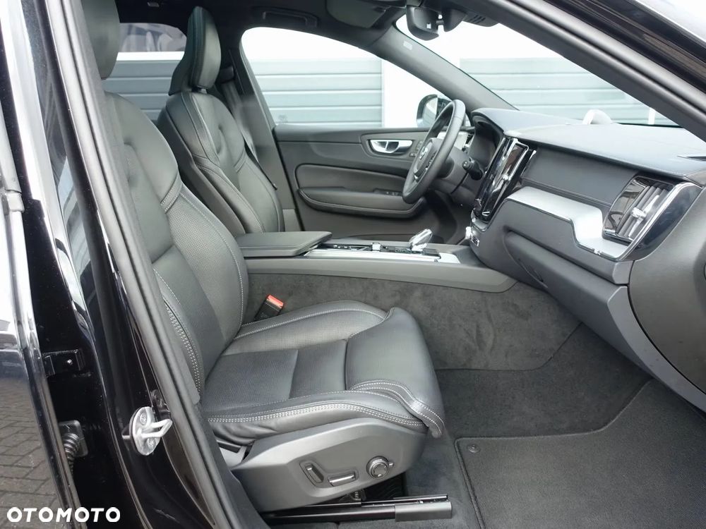 Volvo XC 60 B5 B AWD Ultra Black Edition - 12