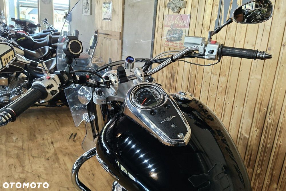 Suzuki Intruder - 28