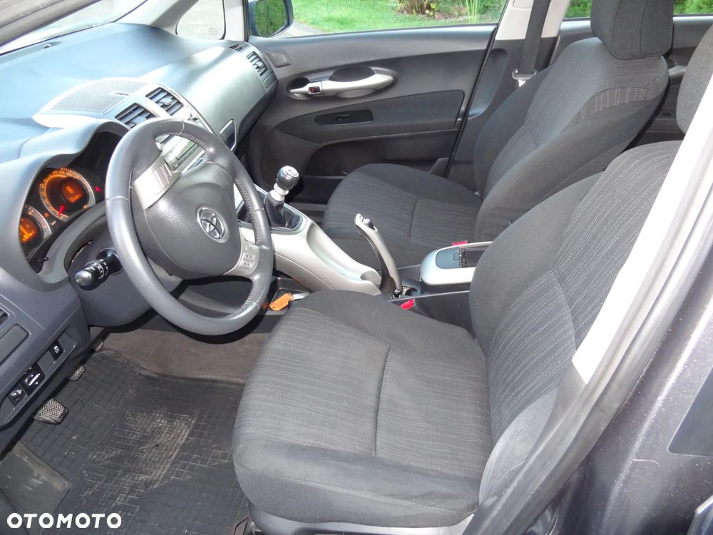 Toyota Auris 2.0 D-4D - 8