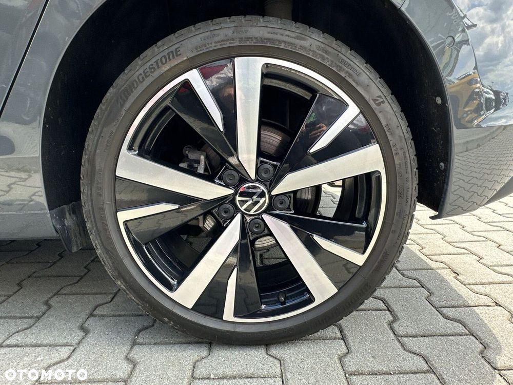 Volkswagen Golf - 19