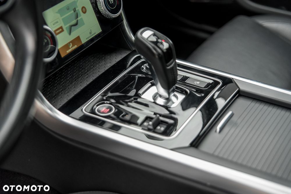Jaguar XE 2.0 T Prestige - 21