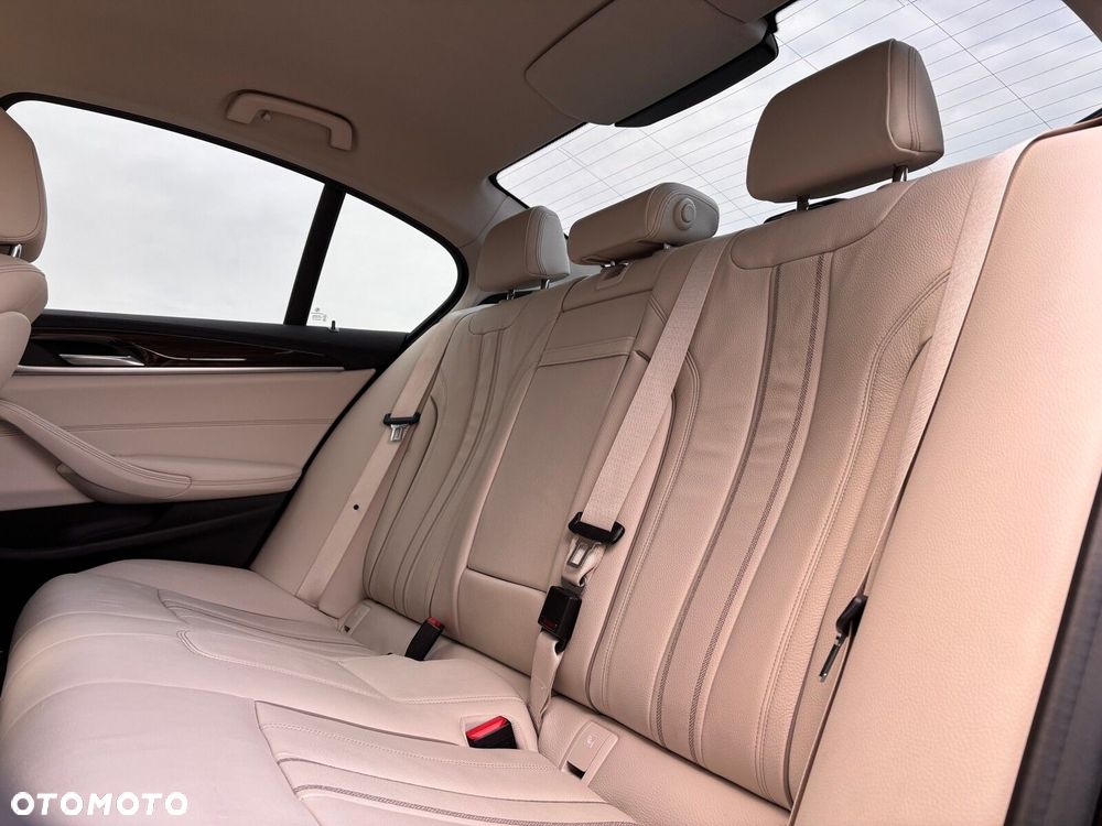 BMW Seria 5 520d xDrive Luxury Line - 27