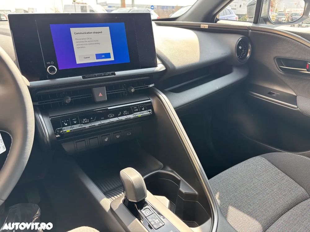 TOYOTA C-HR 2026 — imagine 17