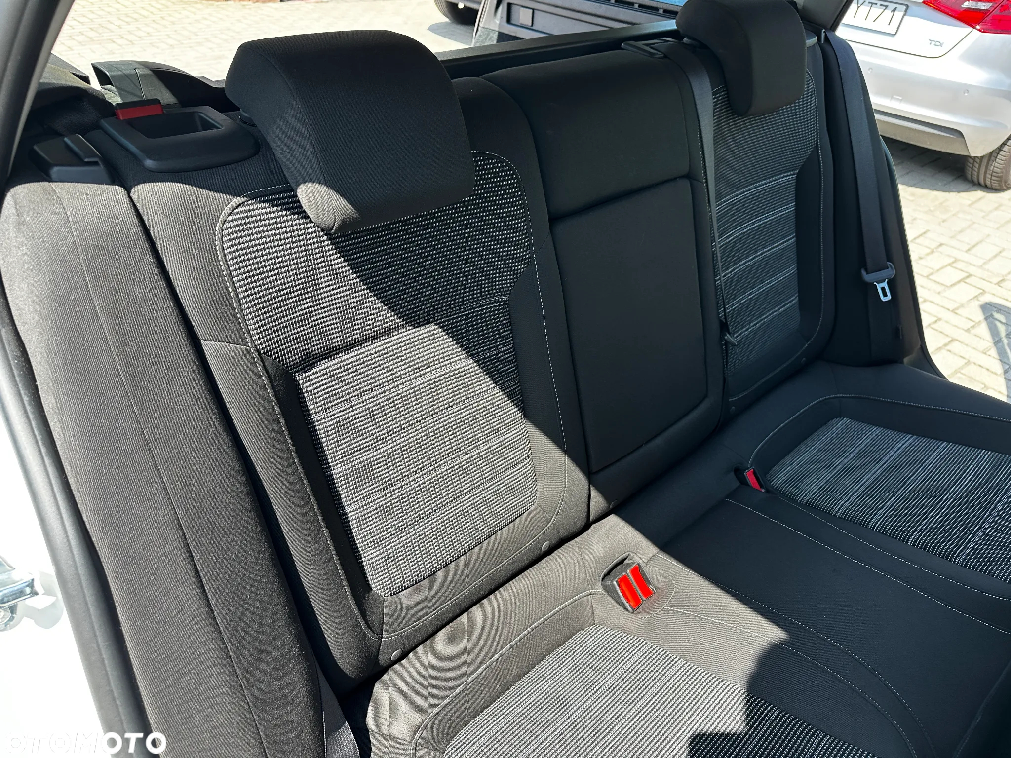 Opel Insignia - 23