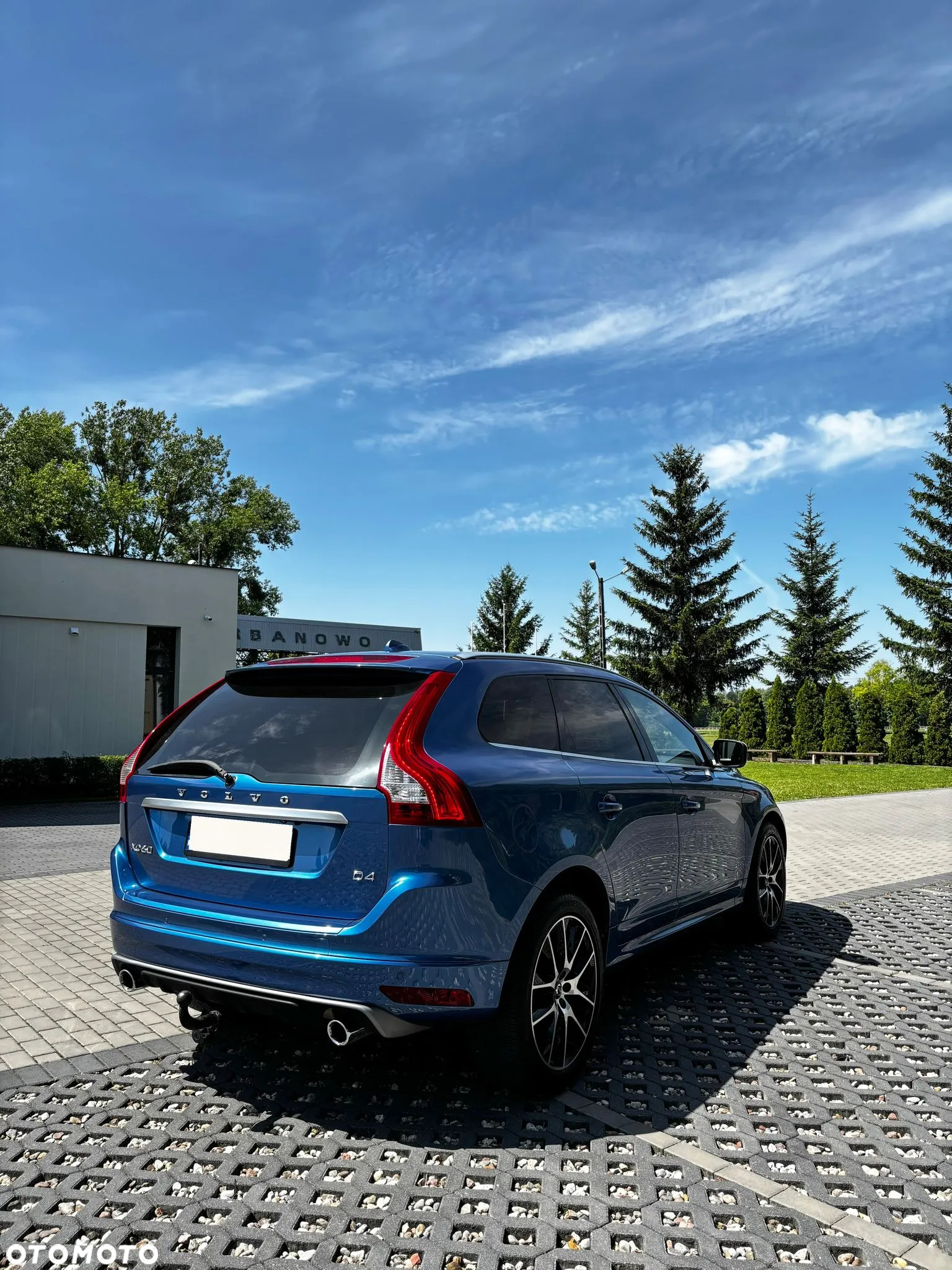 Volvo XC 60 D4 Drive-E R-Design Momentum - 4