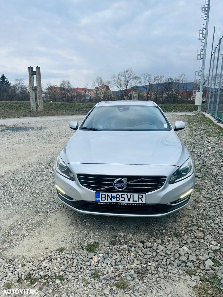 Volvo V60 D6 Plug-In-Hybrid AWD Geartronic Summum - 2
