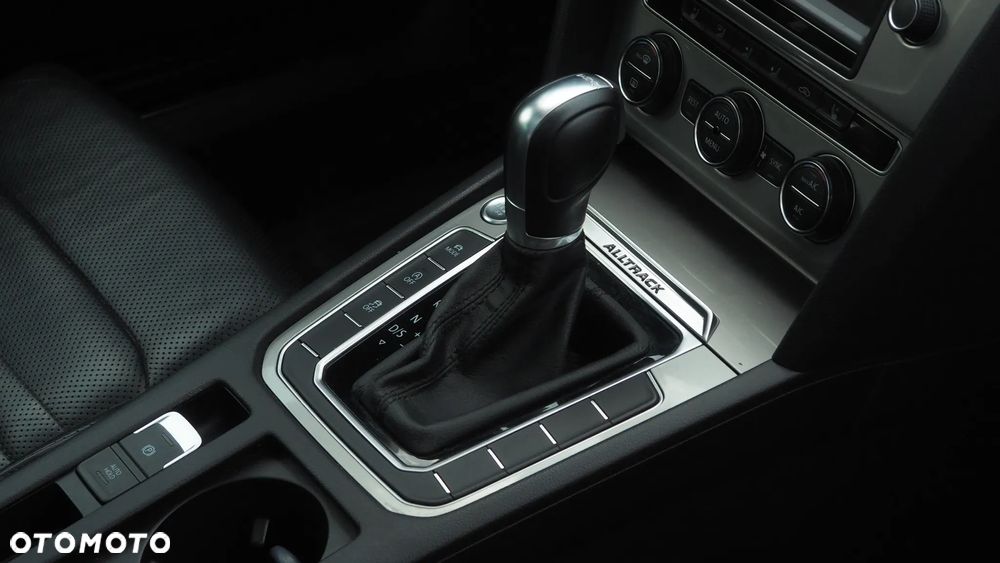 Volkswagen Passat - 21