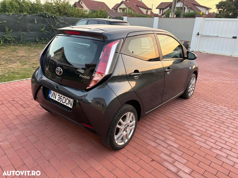 Toyota Aygo 1.0 X - play - 2