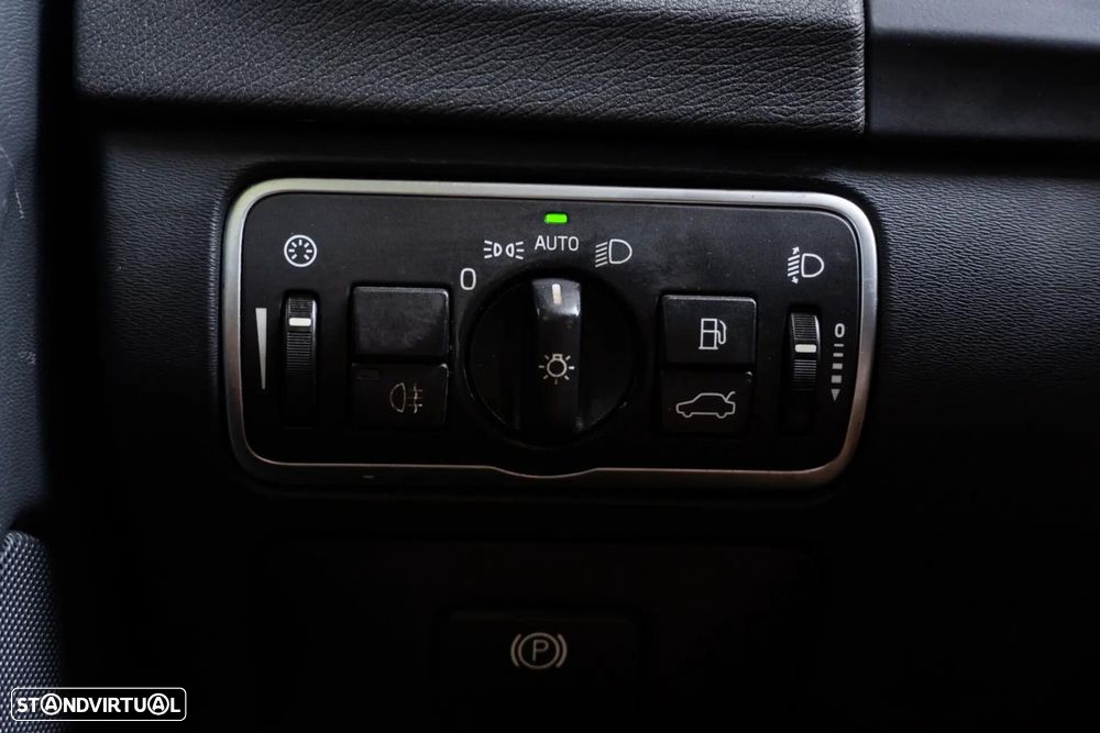 Volvo V60 Cross Country 2.0 D3 Momentum - 46
