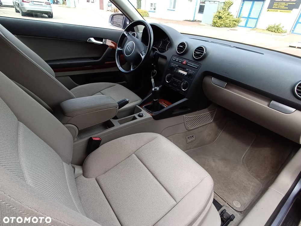 Audi A3 3-drzwiowe 1.6 Ambiente - 17
