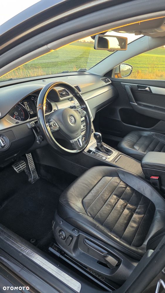 Volkswagen Passat Alltrack - 16