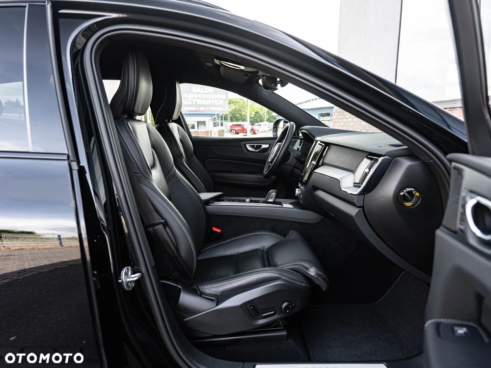 Volvo XC 60 B4 D Ultimate Dark - 25